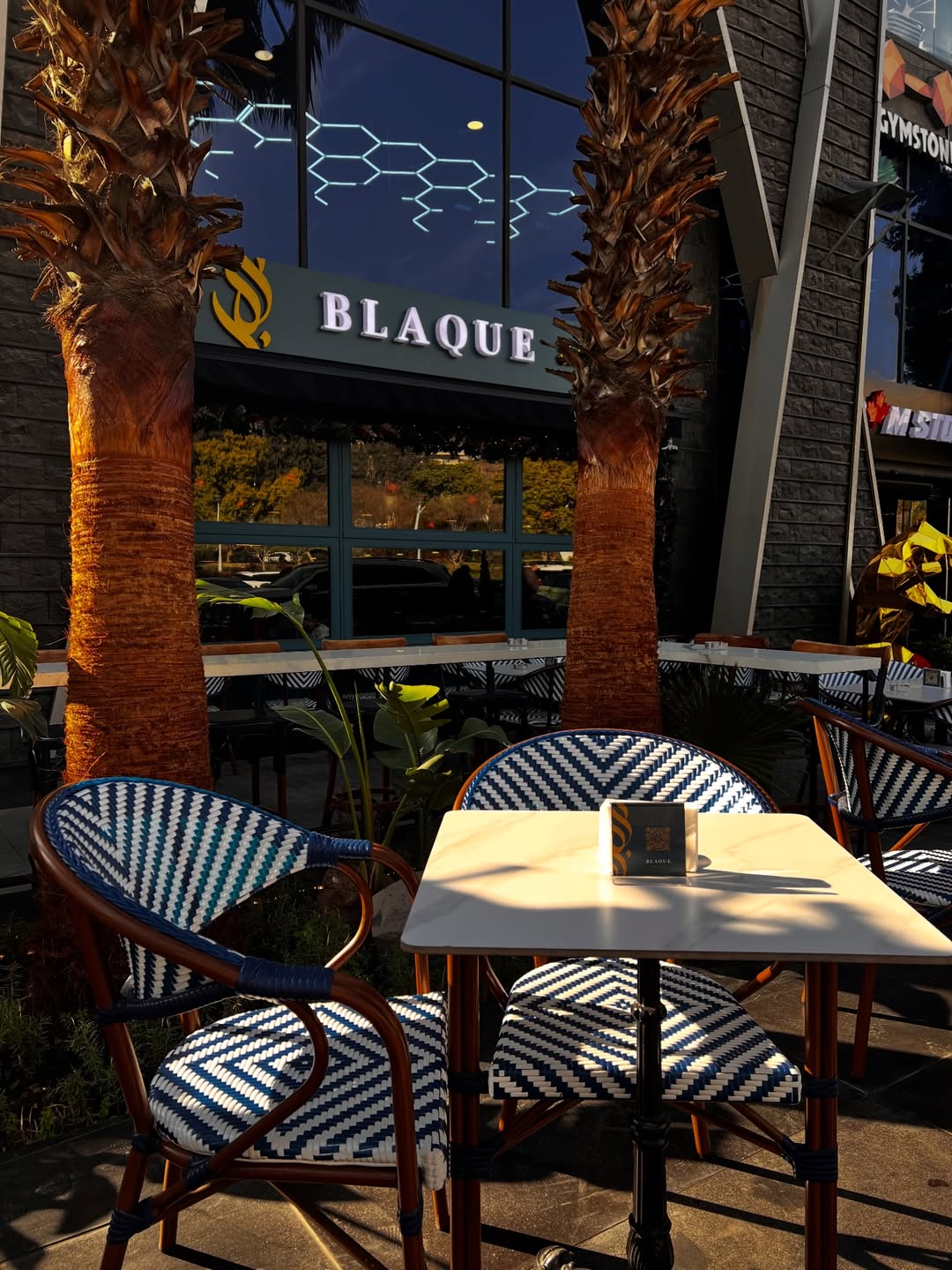 BLAQUE Again Cafe
